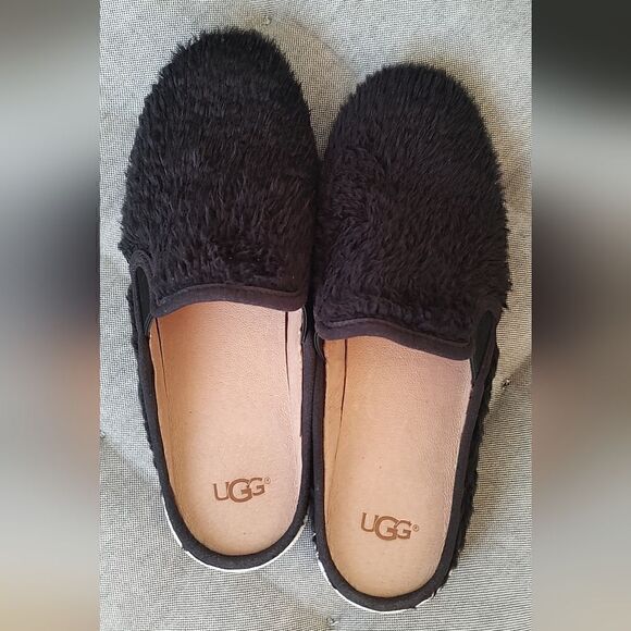 UGG Shoes - Ugg Womens Open Back Luci Slip On Leather Shoes Black Faux Fur Size 7